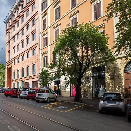 The Best Rent - Spacious One-Bedroom Apartment Near Colosseum Rome Exterior photo