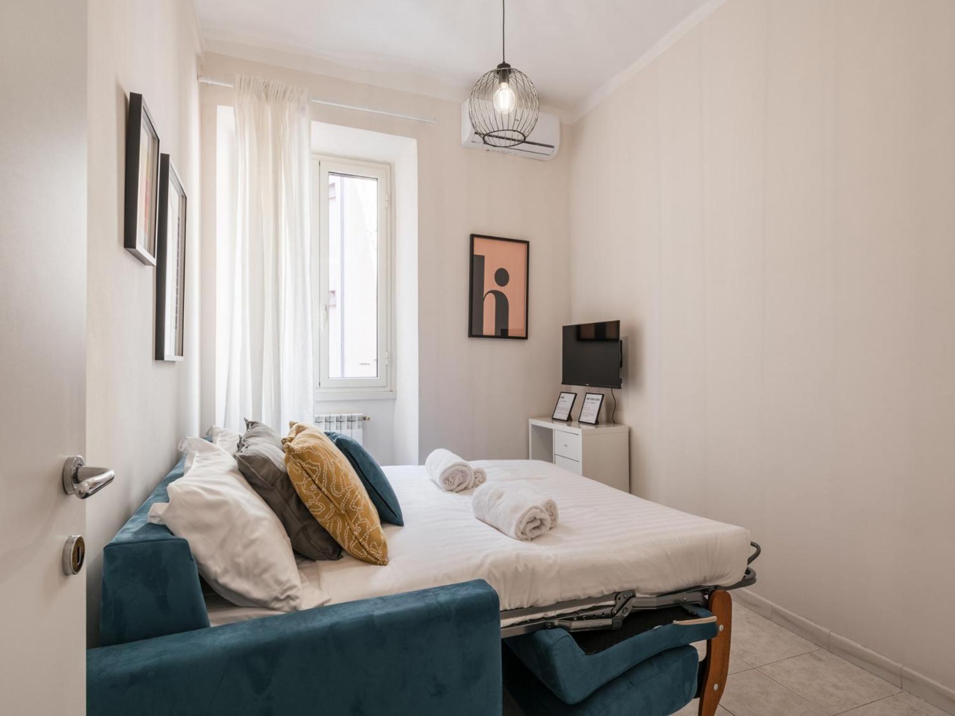 The Best Rent - Spacious One-Bedroom Apartment Near Colosseum Rome Exterior photo